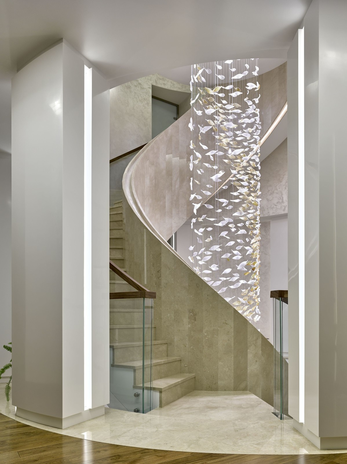 Интерьер современного  жилого дома в коттеджном  поселке "Монтевиль"