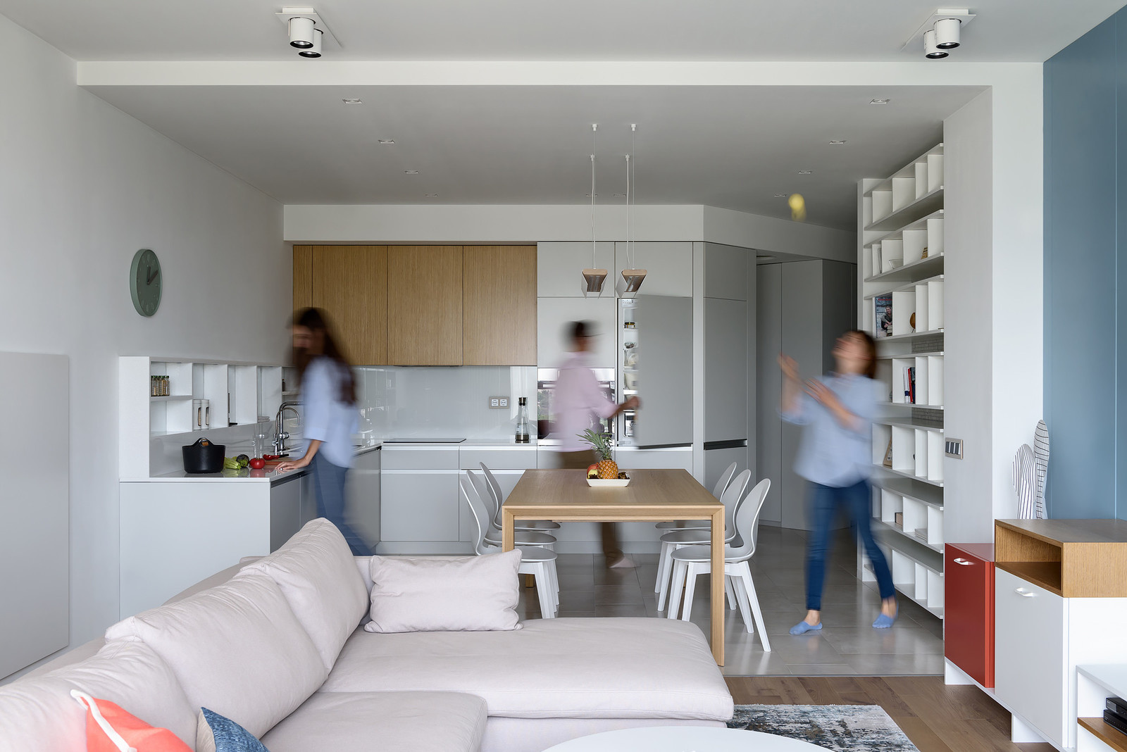 Houzz Казахстан: Квартира со сложной планировкой для мамы и сына