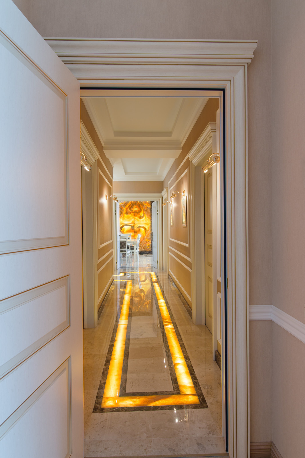 ЗАСТЫВШЕЕ СВЕЧЕНИЕ КЛАССИКИ