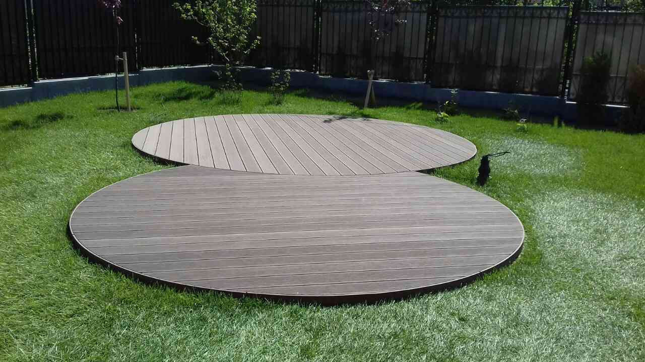 Площадка у дома