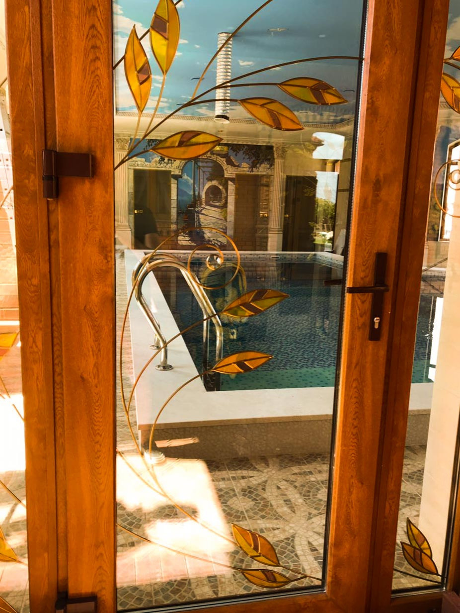 Отделка борта бассейна мрамором Venezia Delicata