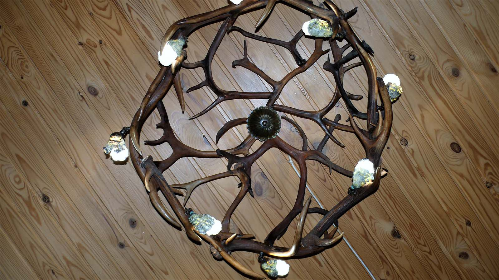 Обложка проекта: Подвесная люстра из рога марала и северного оленя .