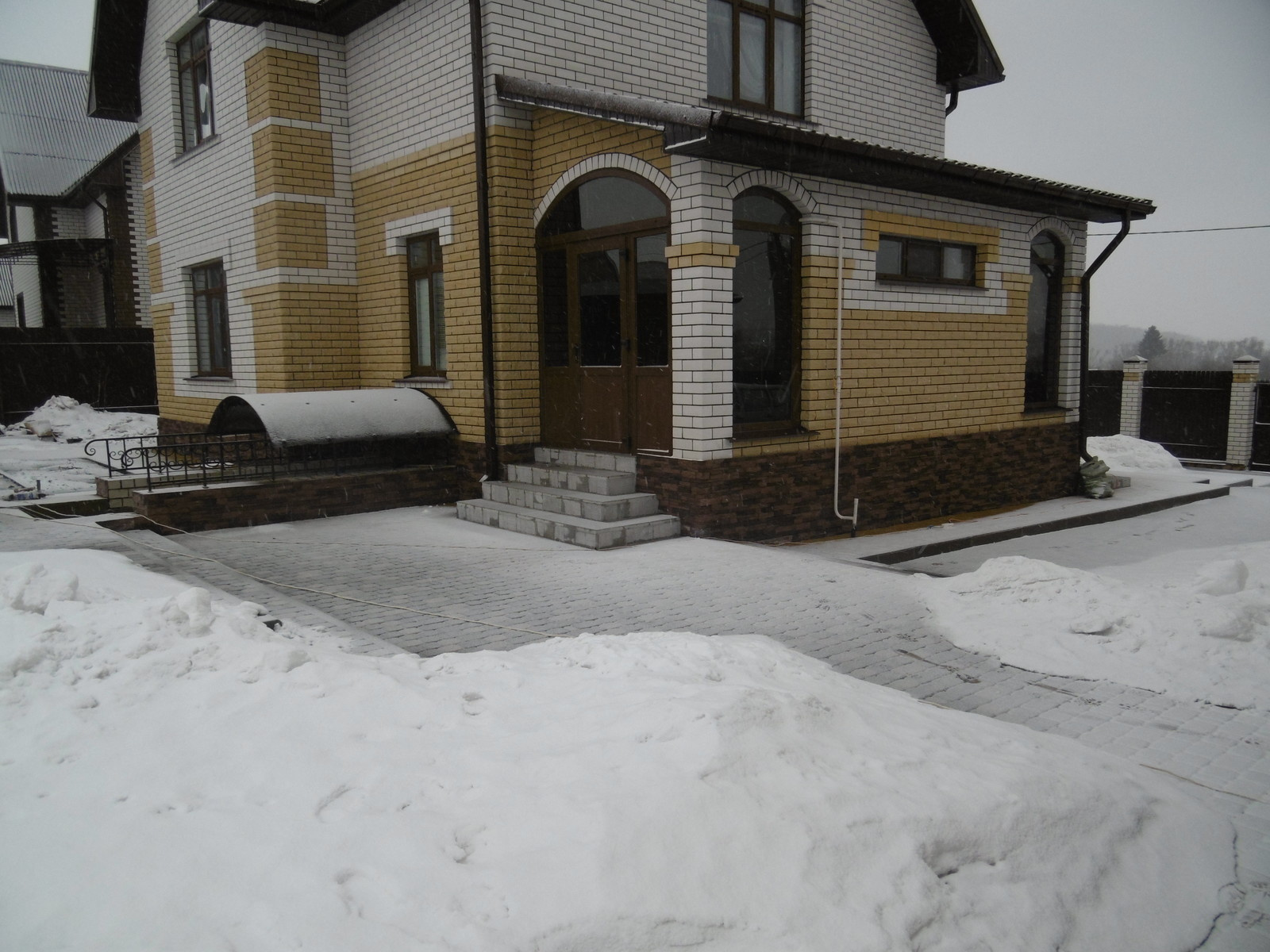 Квартиры и коттеджи