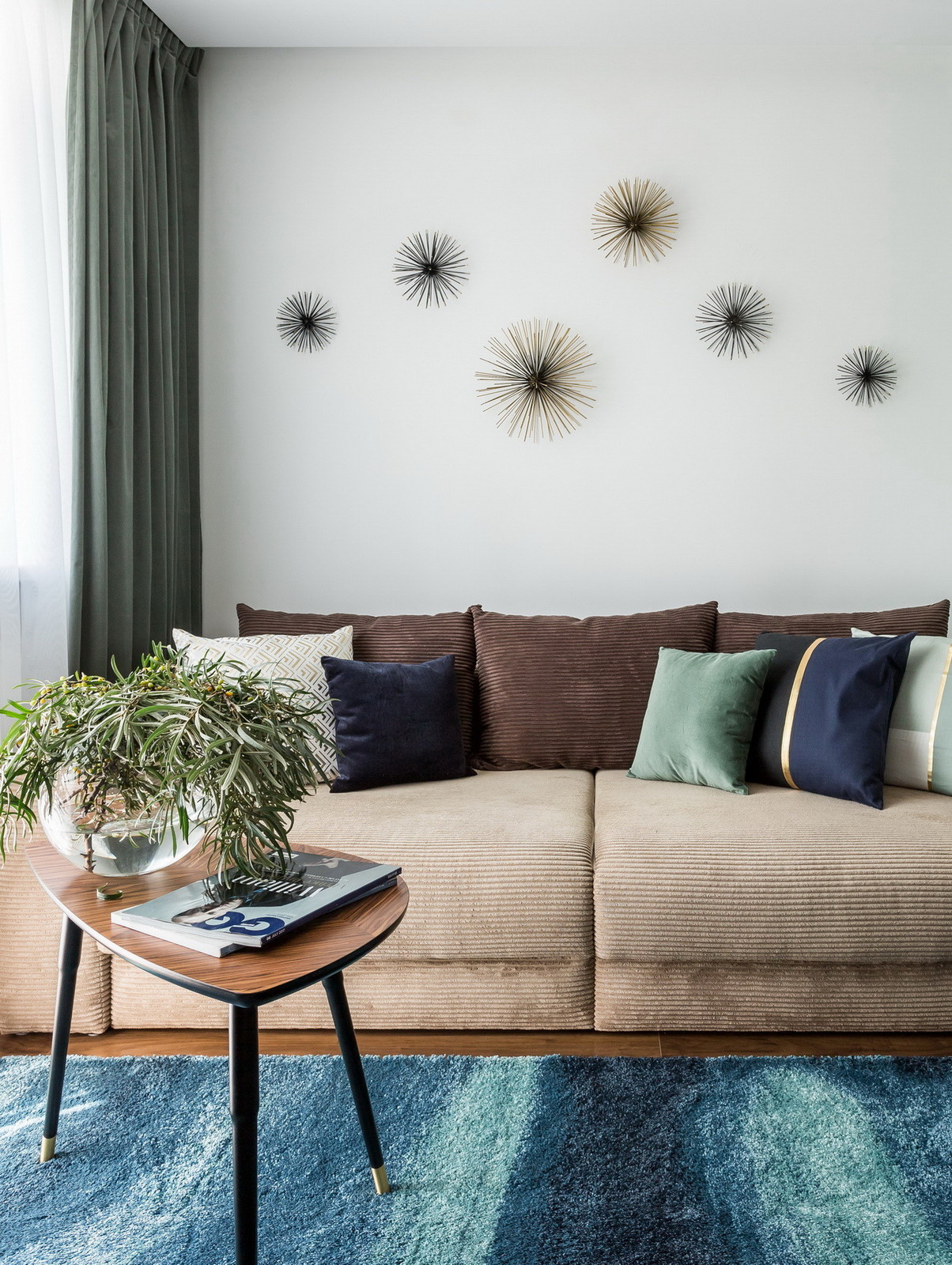 Houzz тур: Крошечная студия по мотивам картин Тео ван Дусбурга