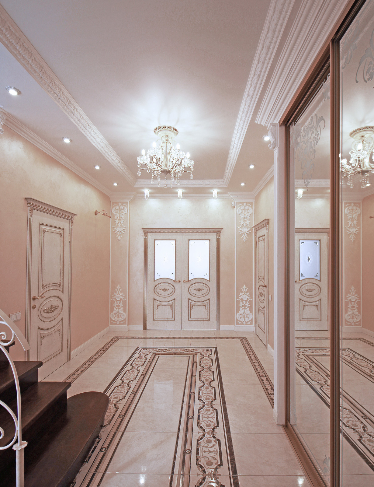 Двухэтажный дом "Светлая классика"