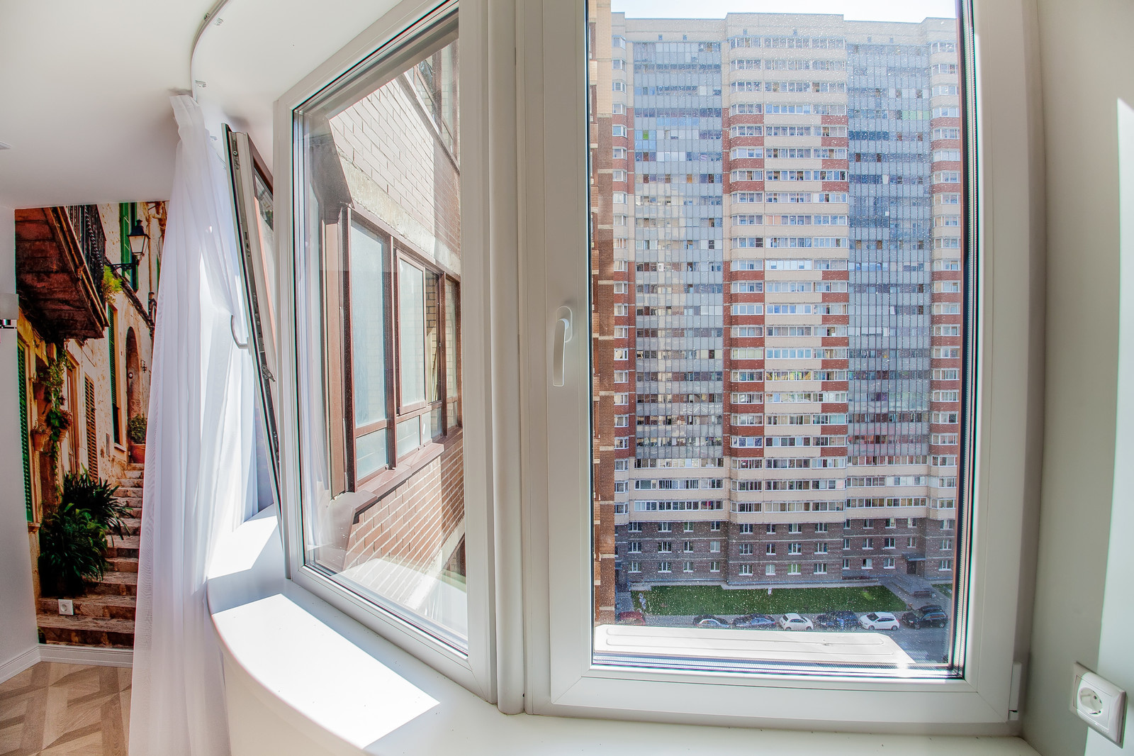 Остекление эркерной лоджии