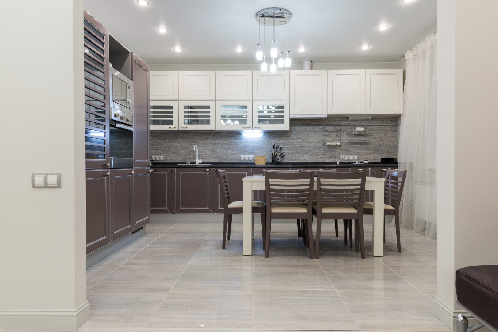 Трёхкомнатная квартира в светлых тонах!