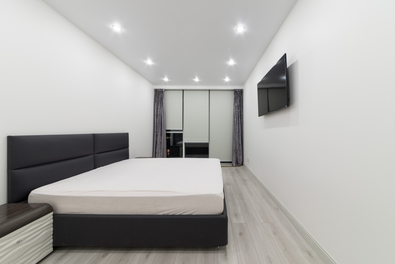 Спальня с панорамным окном