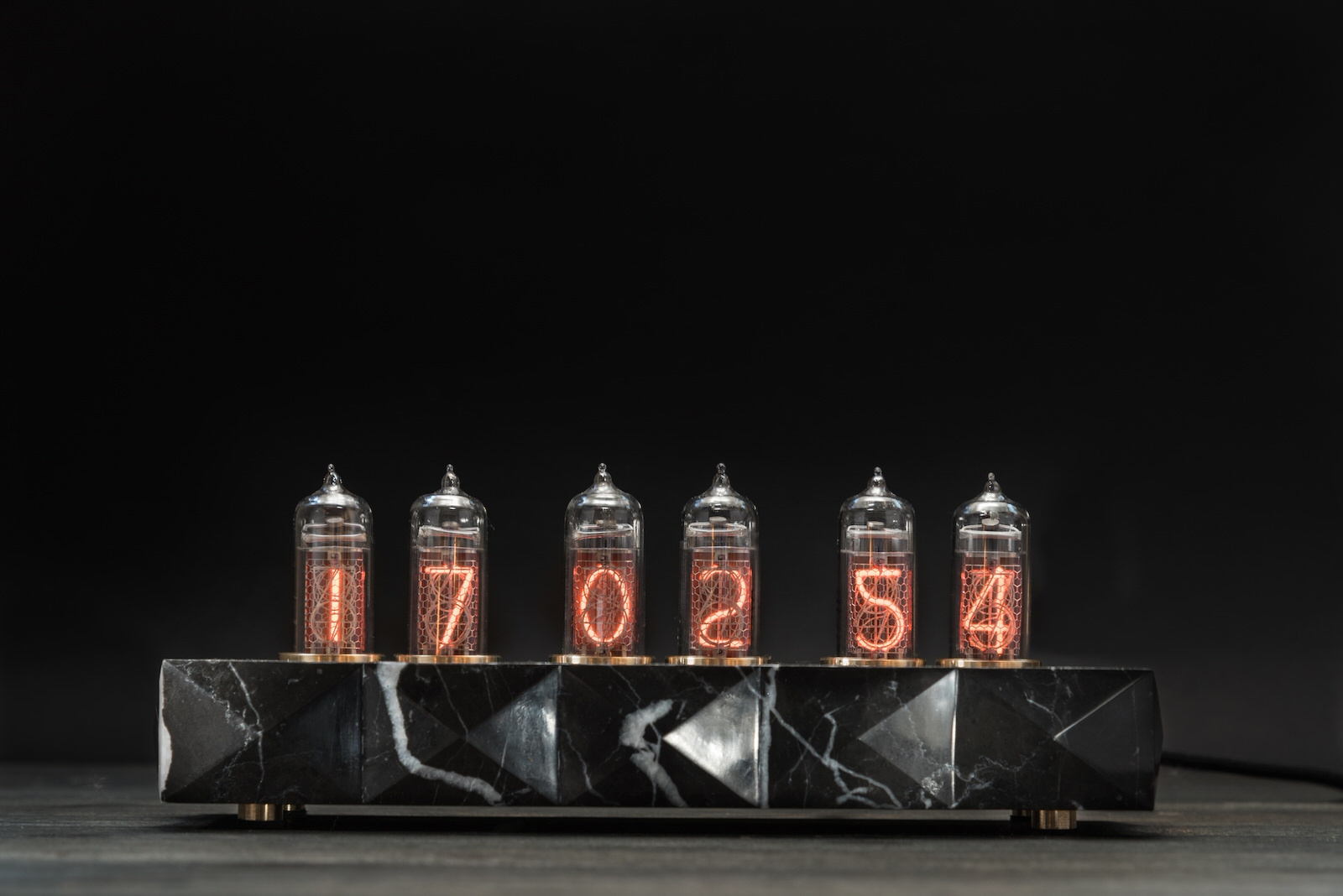 Ламповые часы Сатурн-5 из натурального мрамора