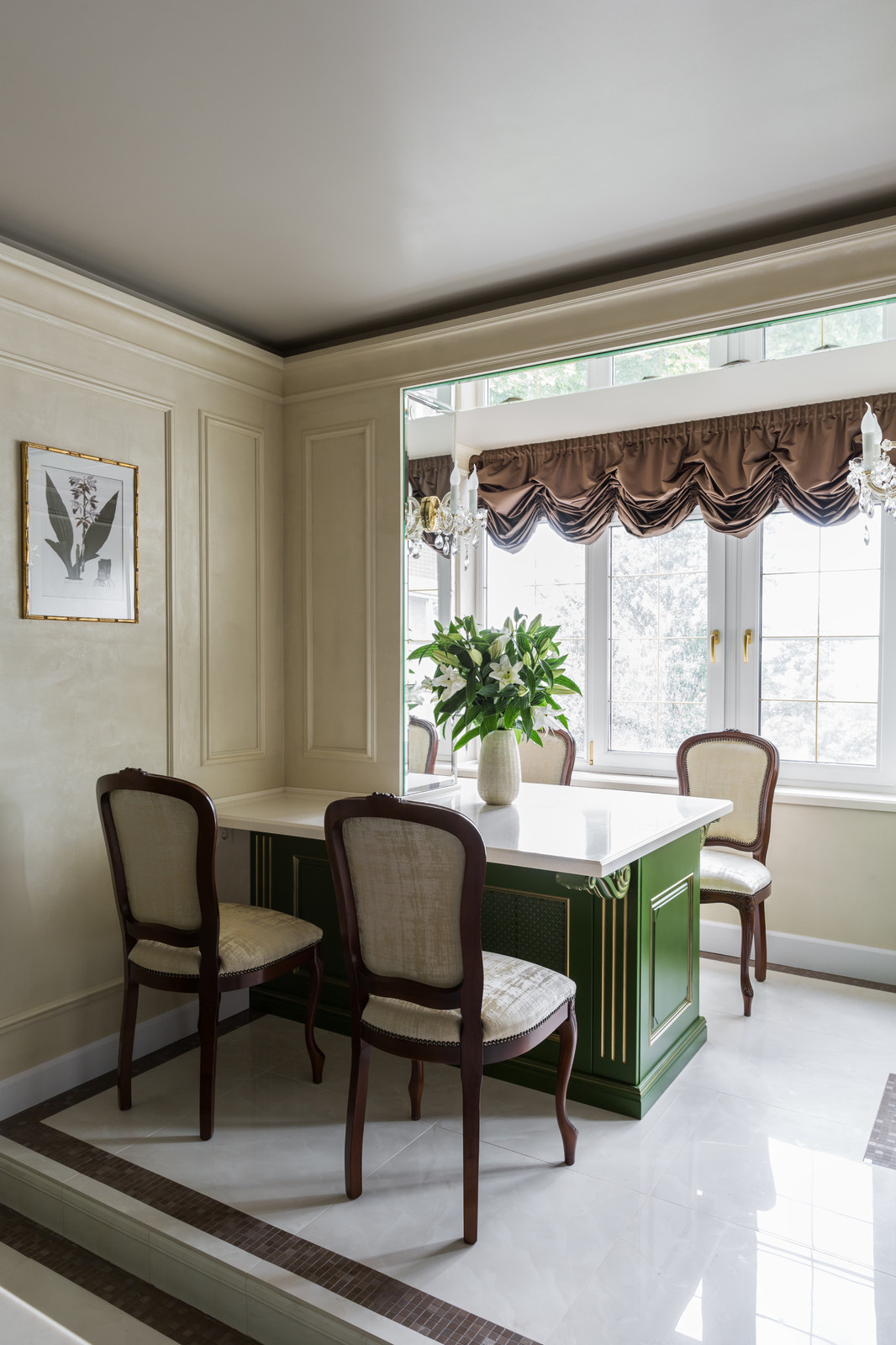 Квартира с зелёной кухней и романтичной ванной