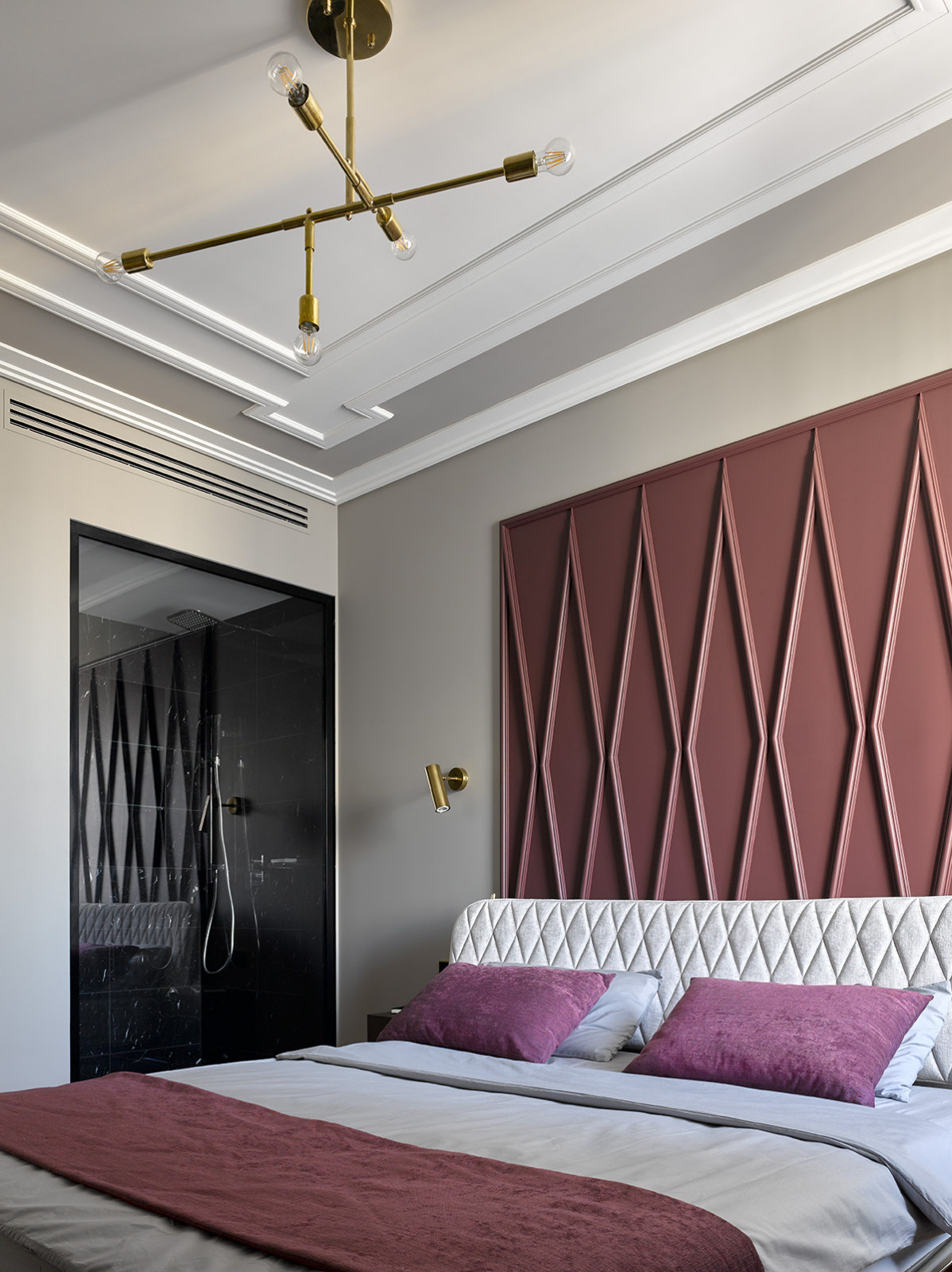 Современная московская квартира с предметами мебели mid-century