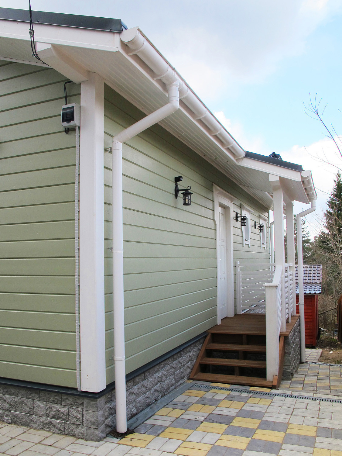 Одноэтажный загородный дом с баней