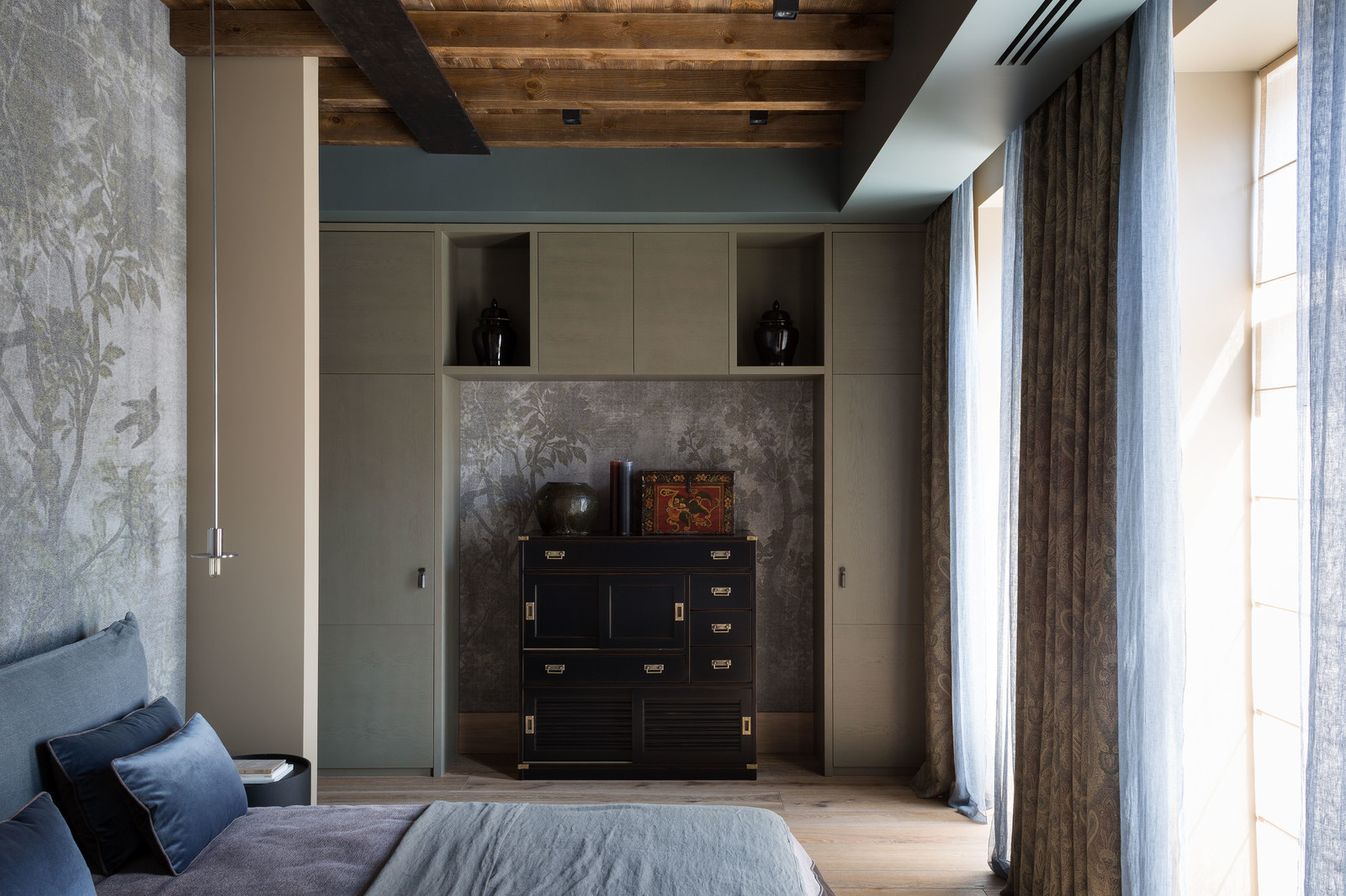 Houzz тур: Таунхаус с сеткой для «детских скачек»