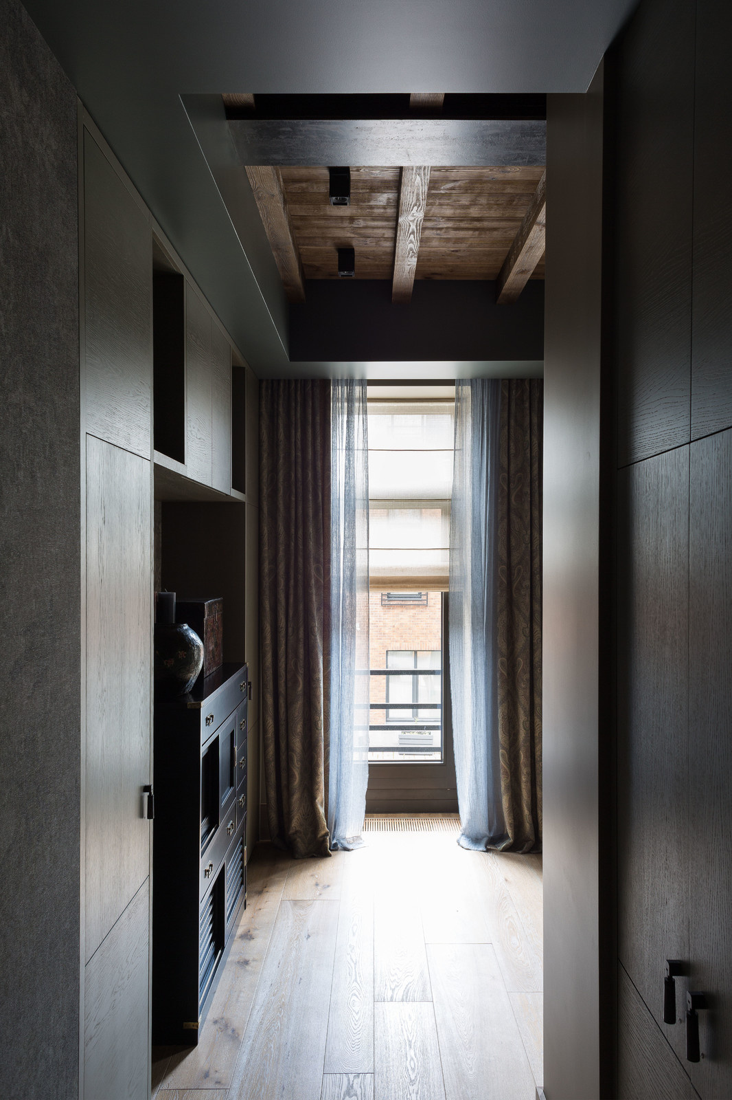 Houzz тур: Таунхаус с сеткой для «детских скачек»