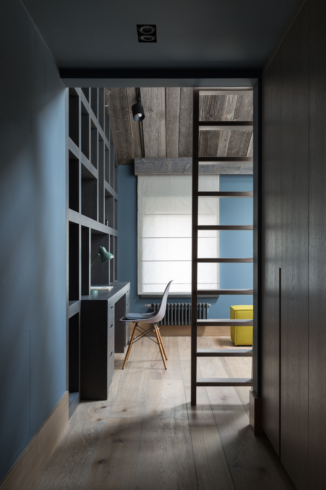 Houzz тур: Таунхаус с сеткой для «детских скачек»