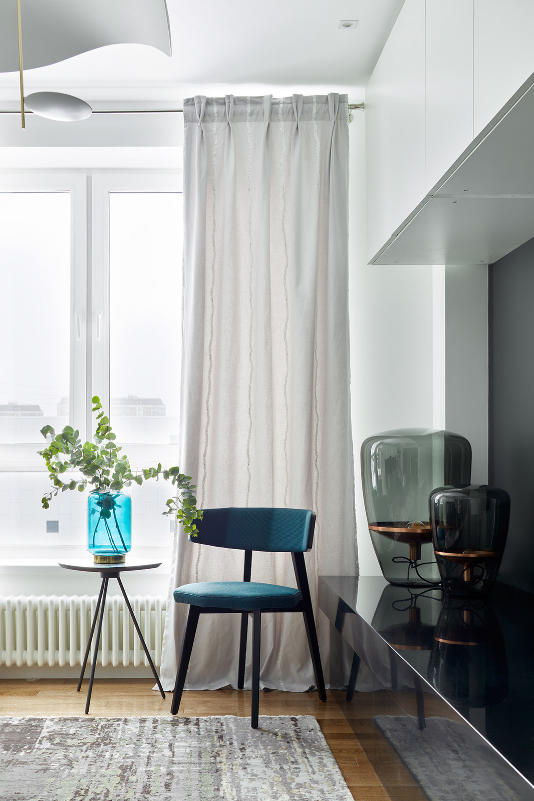 Houzz тур: Угловая «двушка», которую сделали трёхкомнатной