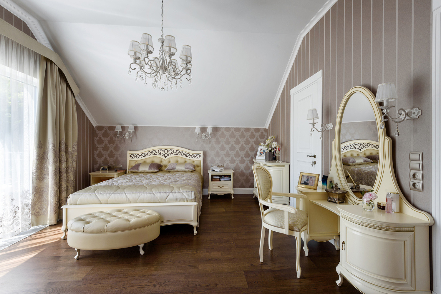 Дом под соснами