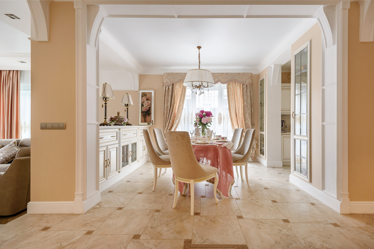 Дом под соснами