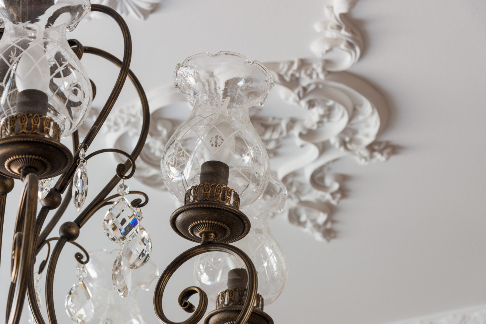 Лепнина на потолке в интерьере