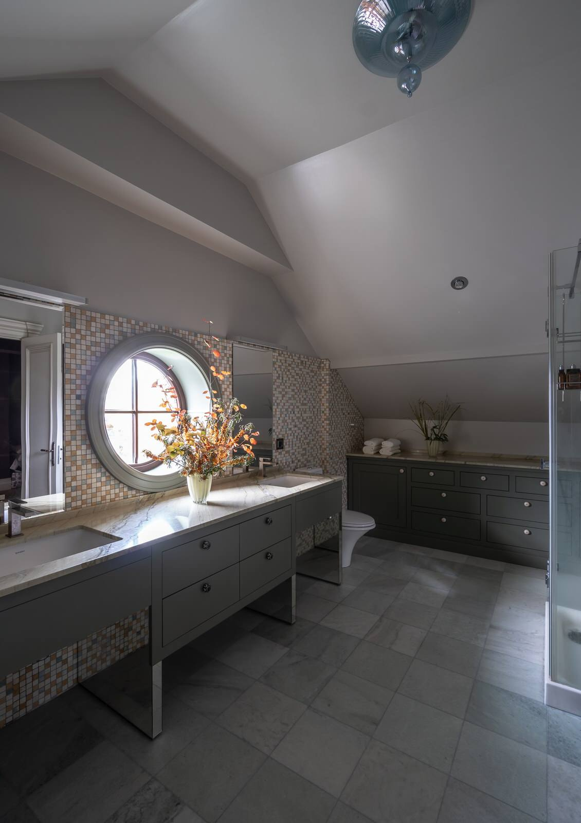 Дом для семьи в Куркино. Основная ванная комната.