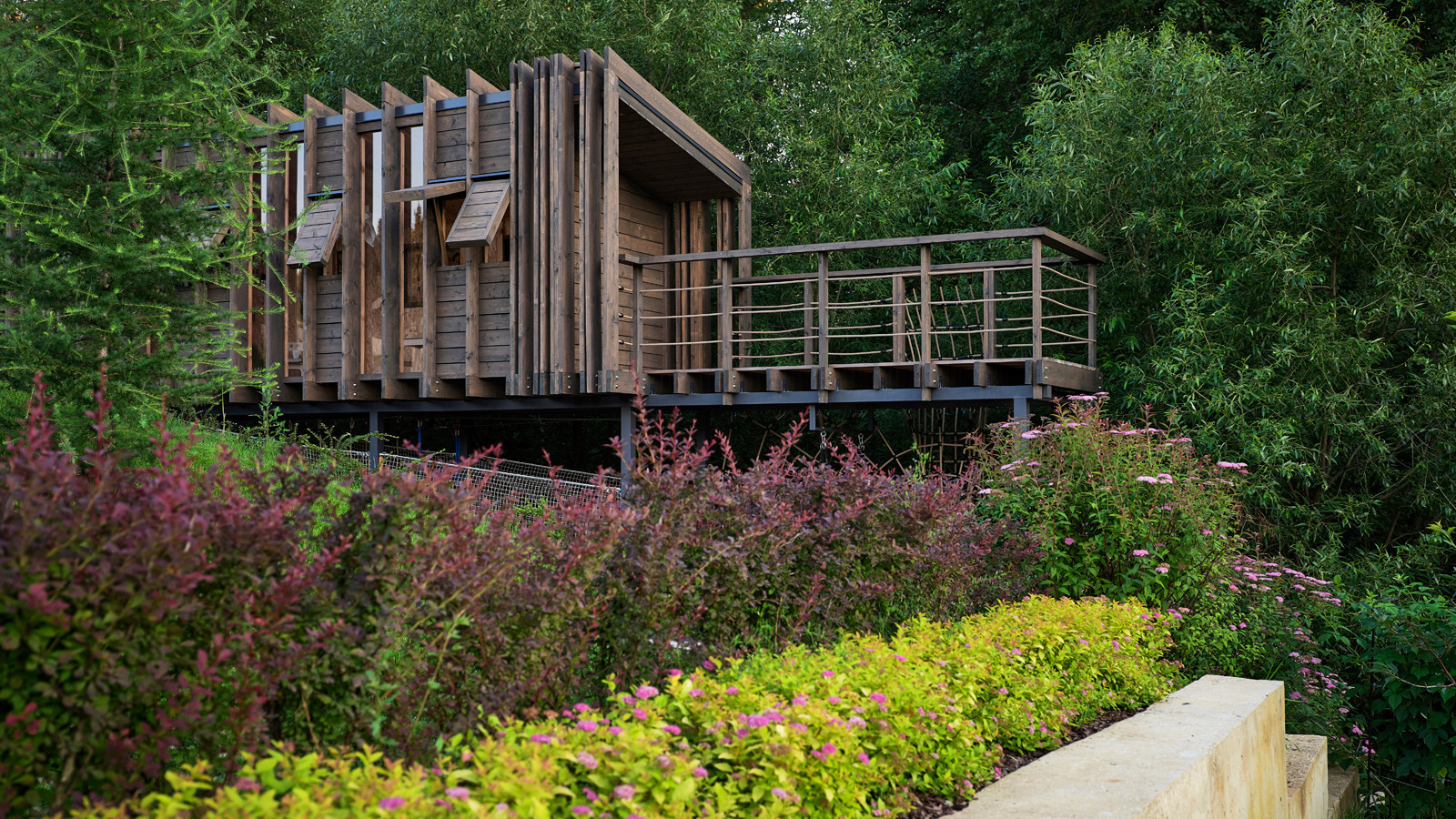 Участок для семьи с двумя детьми