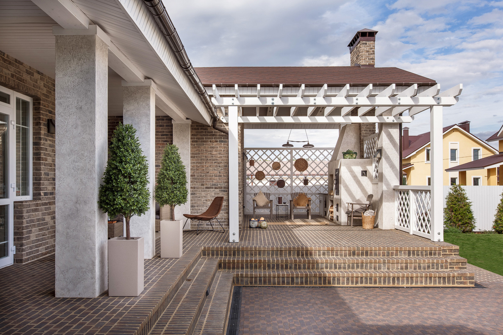 Просто фото: Летние кухни из 37 российских проектов