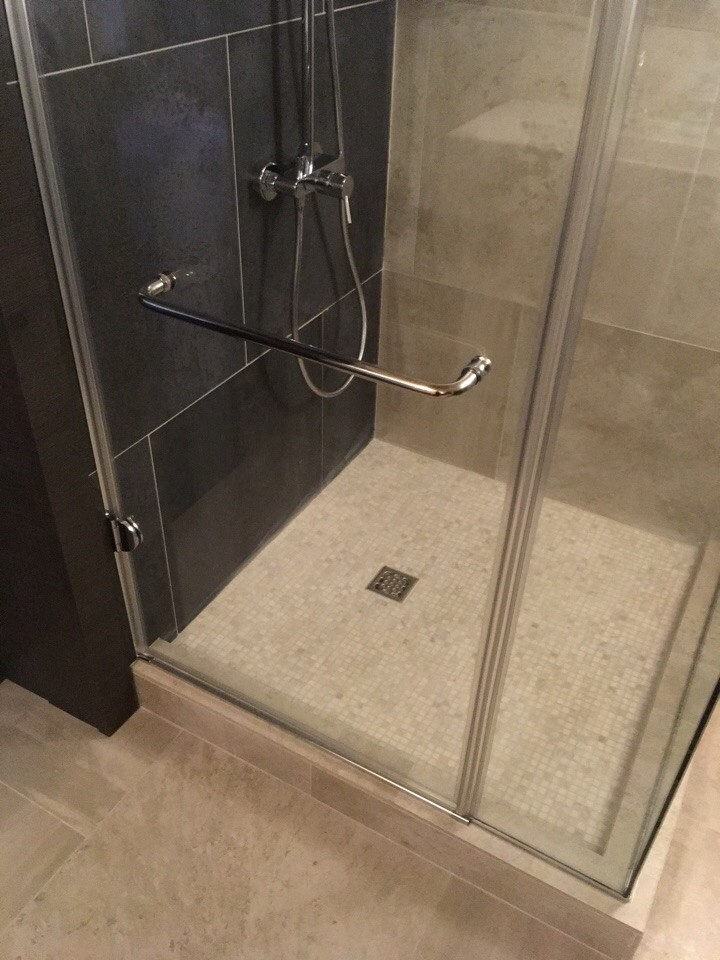 Душевое ограждение на мансарде