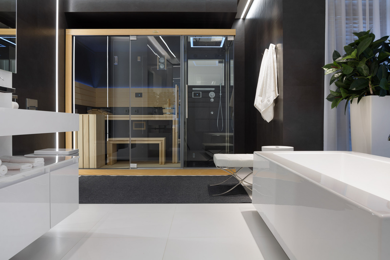 БЕЛЫМ ПО БЕЛОМУ