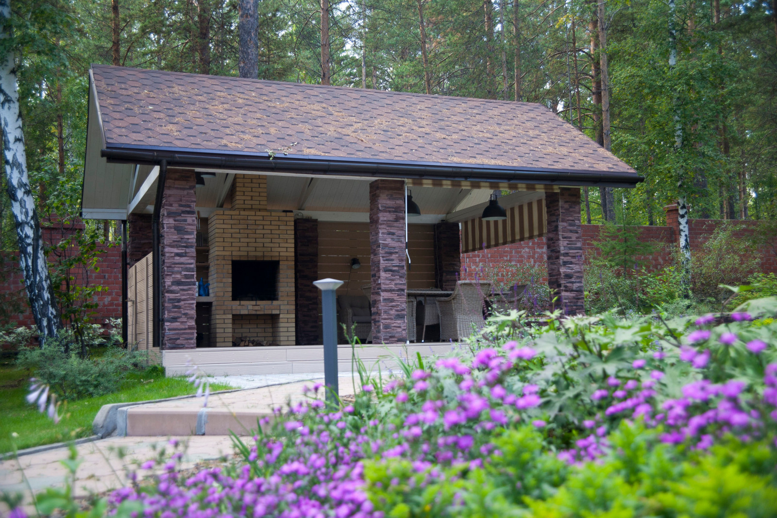 беседка с костровой зоной