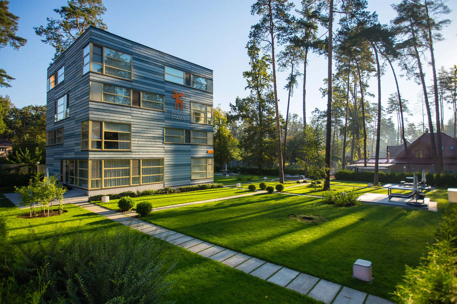 Stockholm Studios Hotel, Irpen