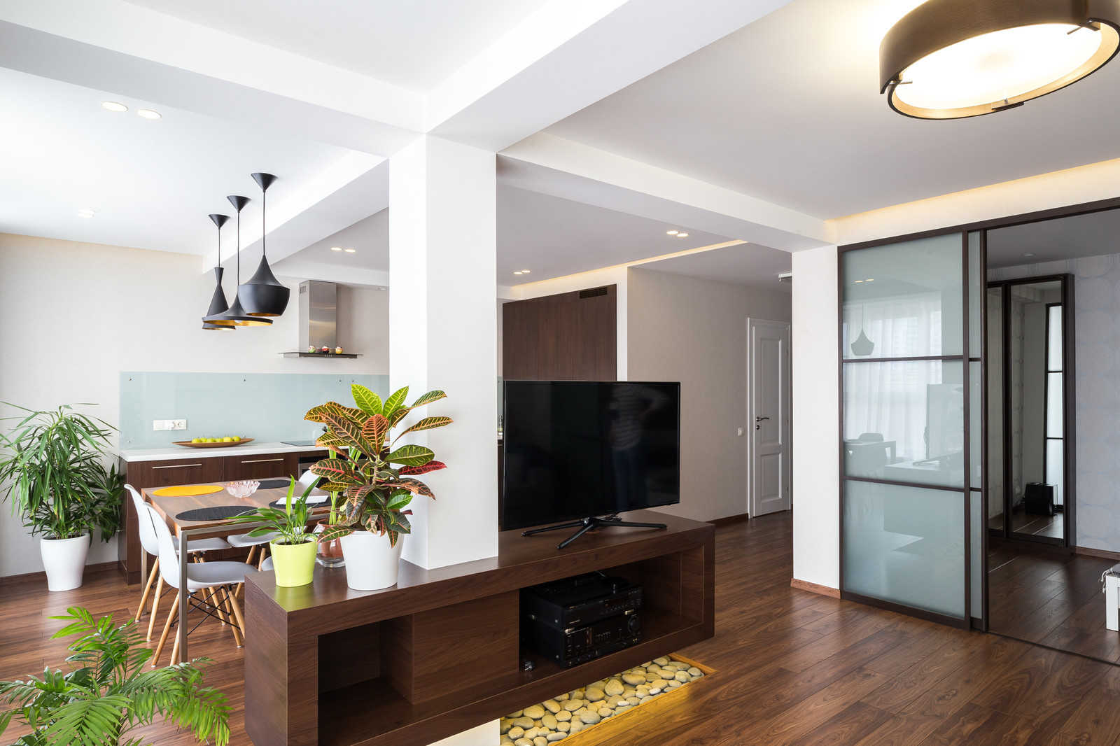 КВАРТИРА ДЛЯ ХОЛОСТЯКА