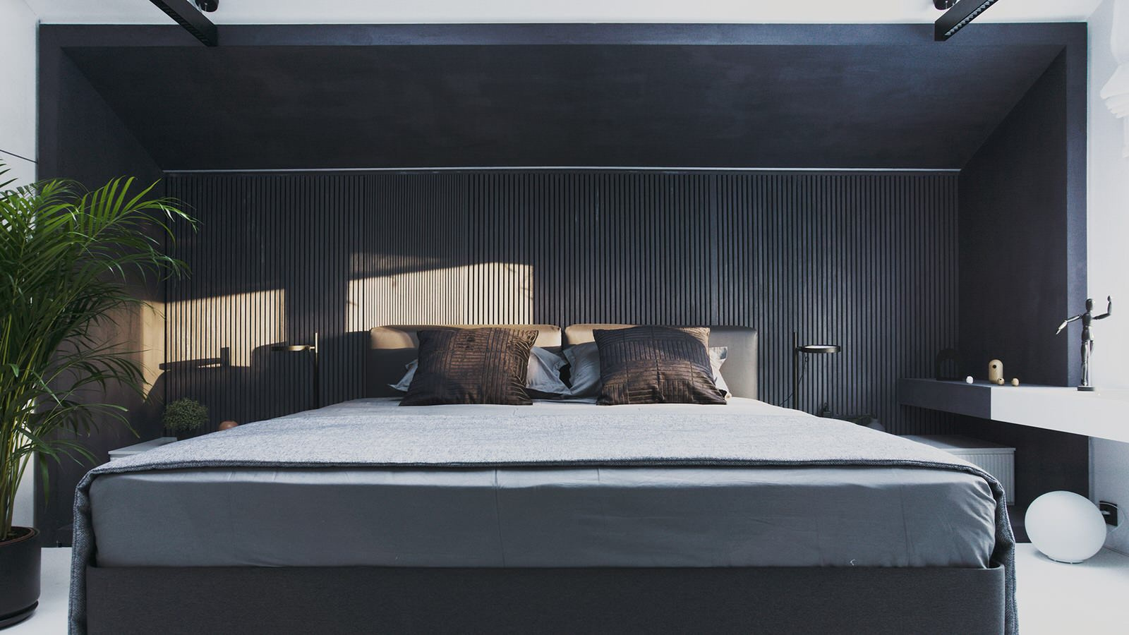 Пещера под водопадом