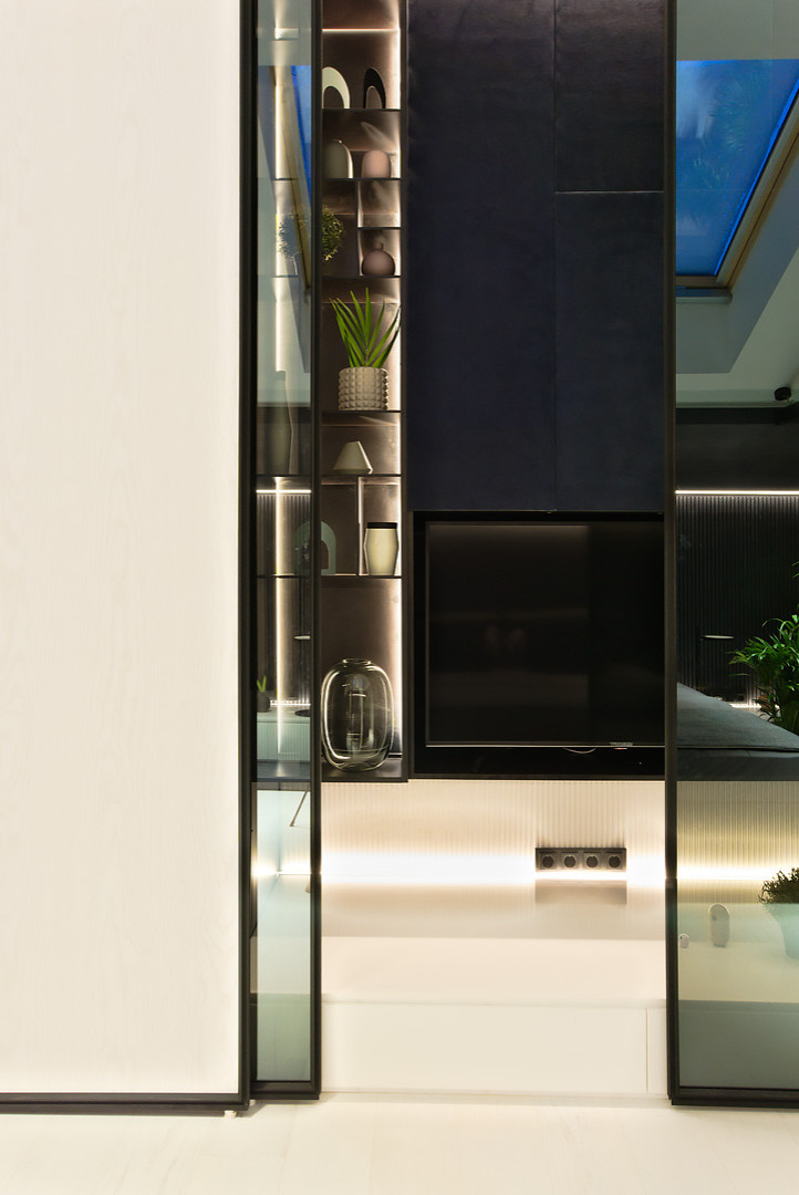 Пещера под водопадом