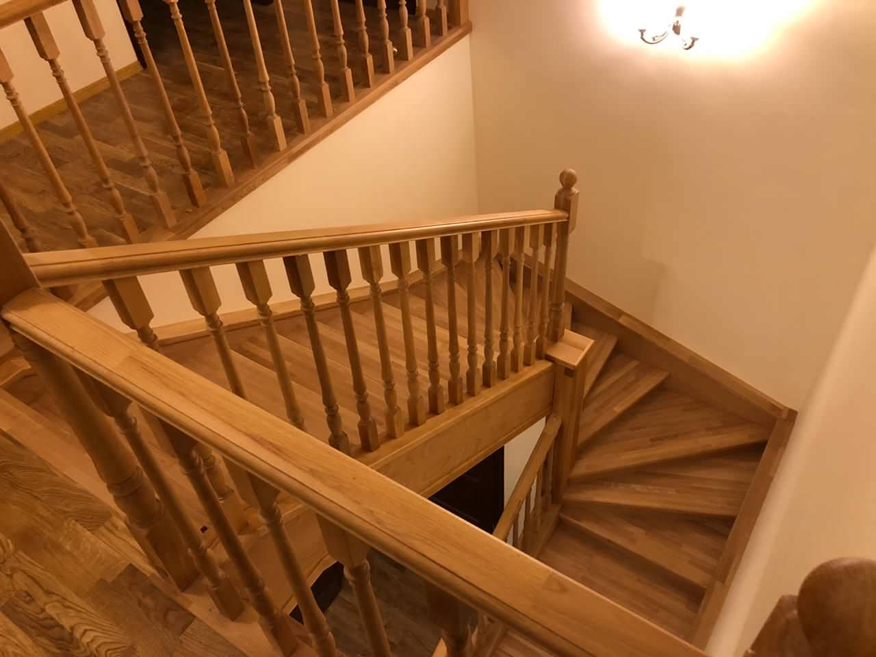 Классическая деревянная лестница