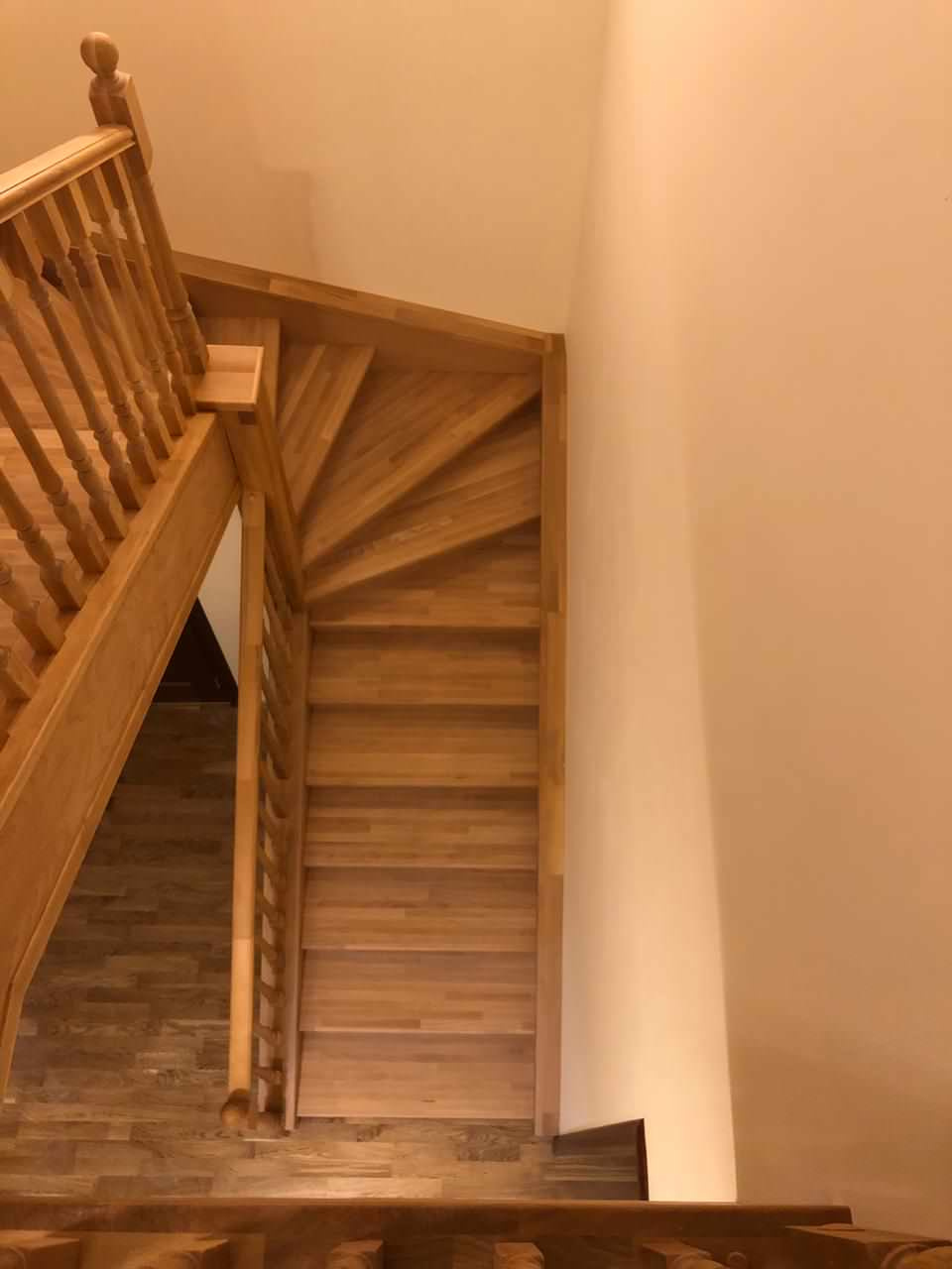 Классическая деревянная лестница