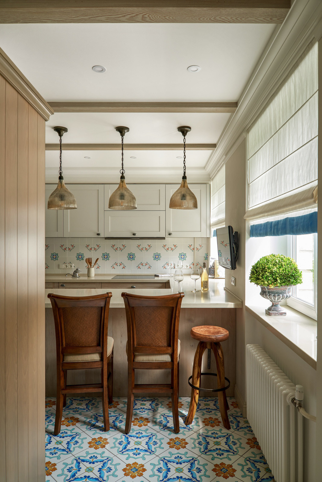 Кухня с полуостровом