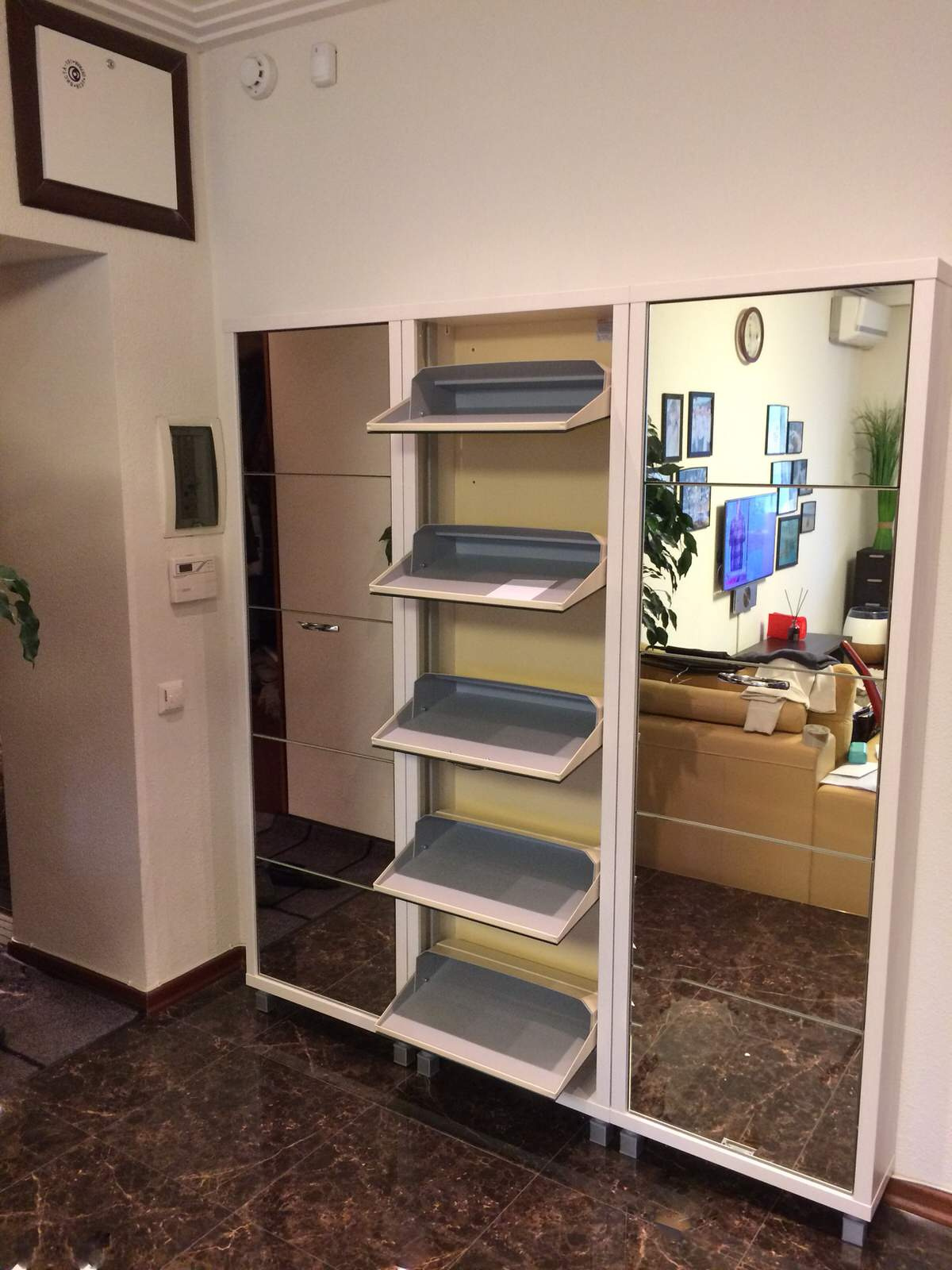 Обувницы Айрон в интерьерах покупателей