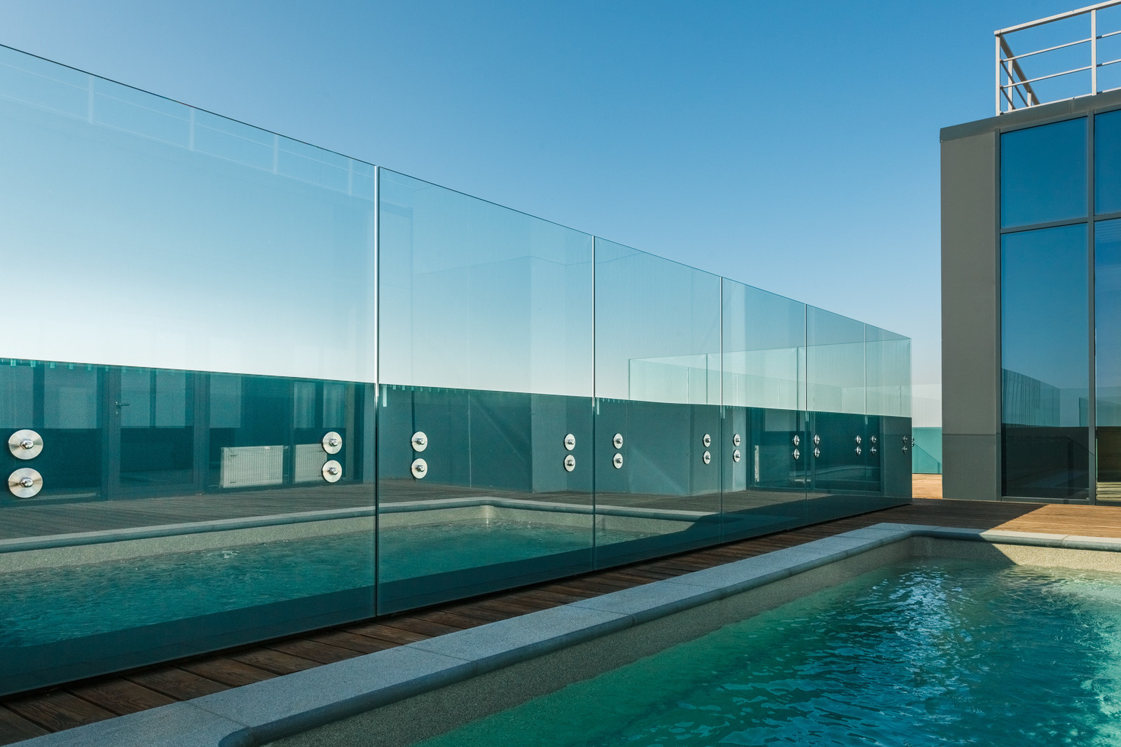 Дом на Онежской, терраса с бассейном на крыше