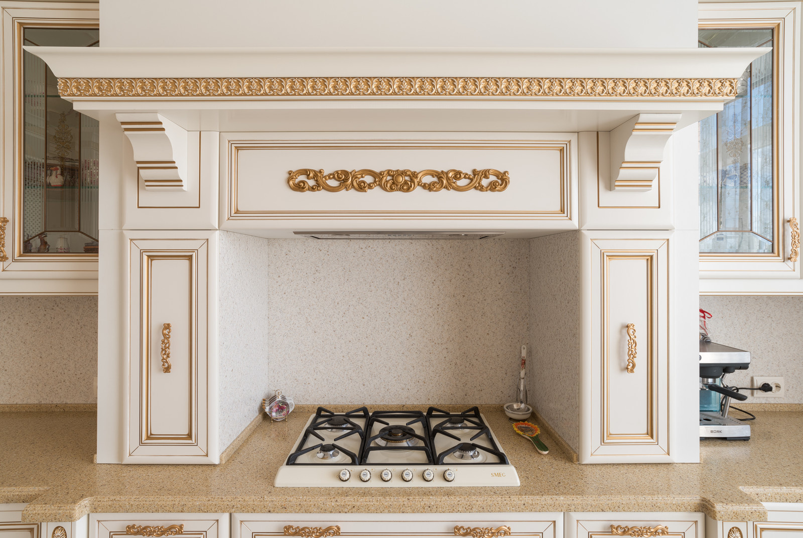 Роскошная кухня с островом