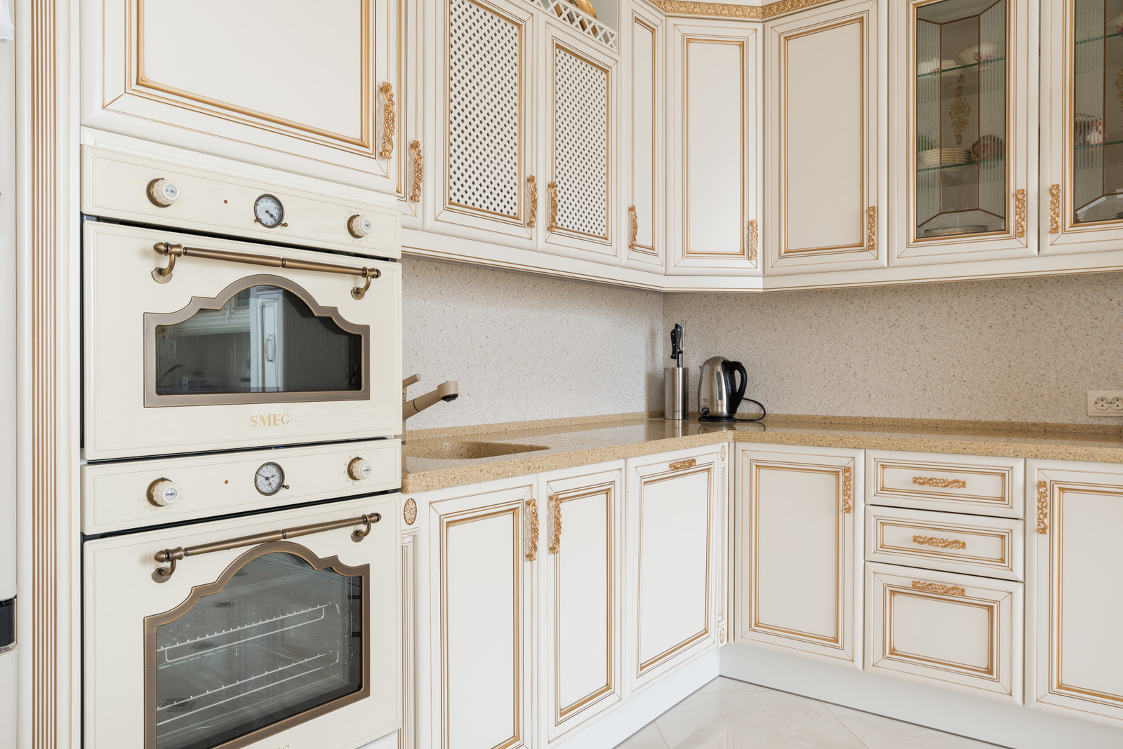 Роскошная кухня с островом