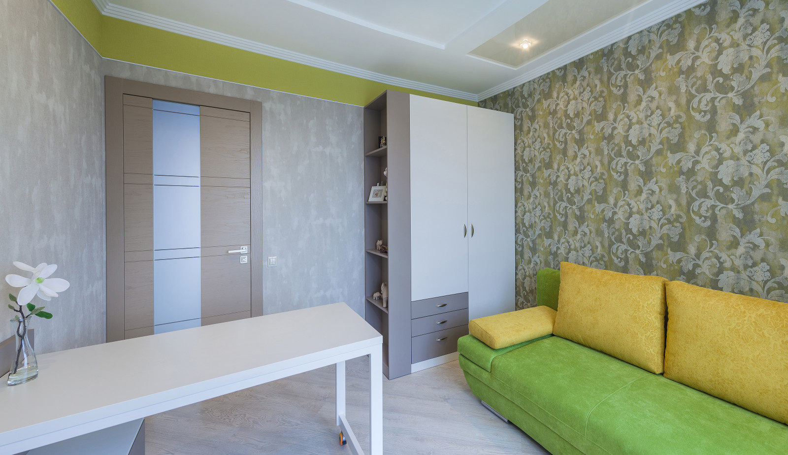 Современная квартира в светлых тонах