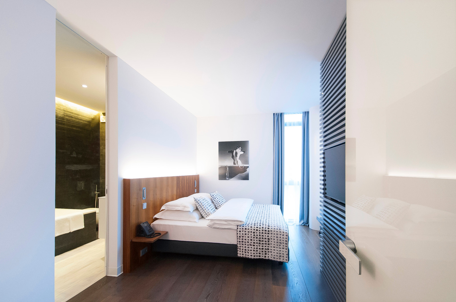 Обложка проекта: ИНТЕРЬЕРЫ / INTERIORS
