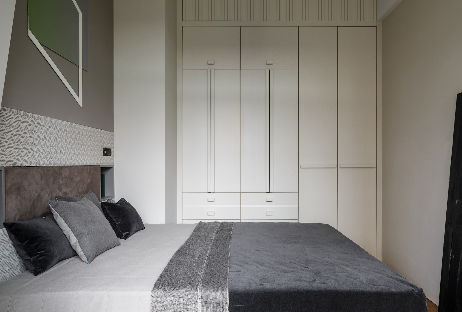 Монохромная квартира на Добрынинской