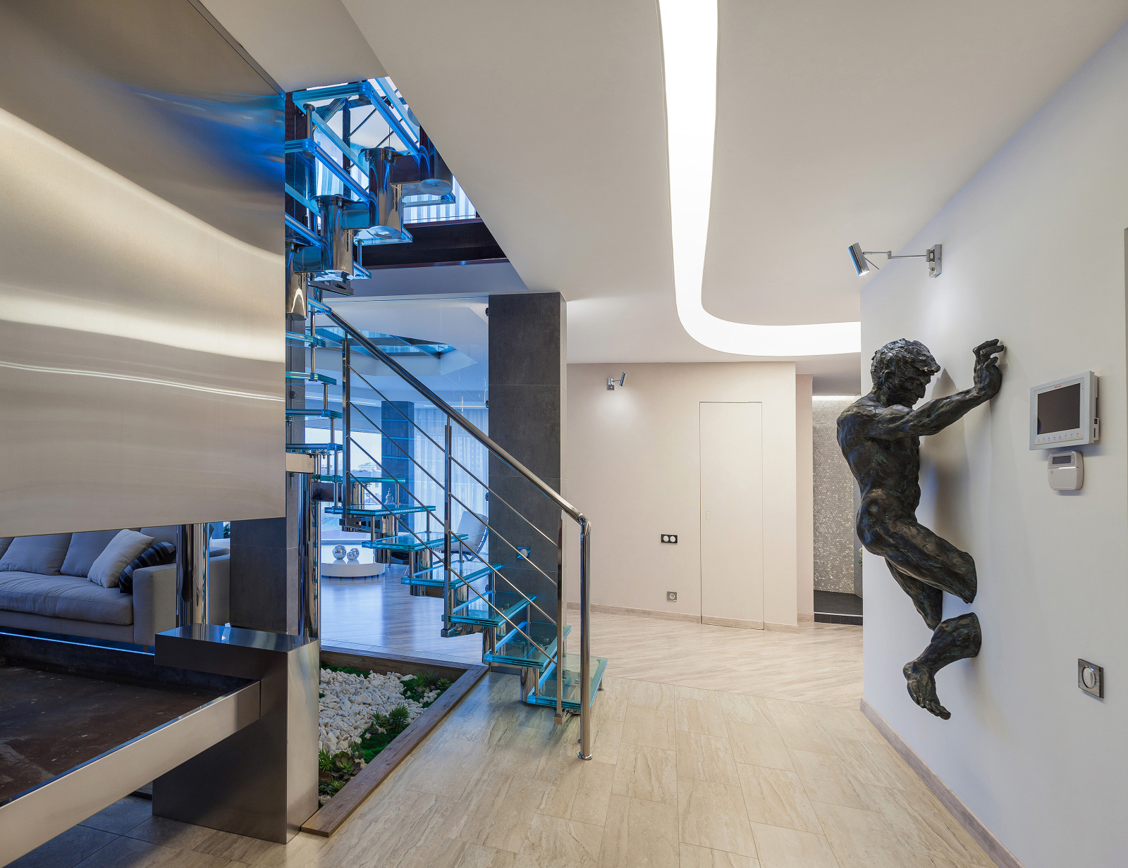 Двухэтажные апартаменты в современной стилистике