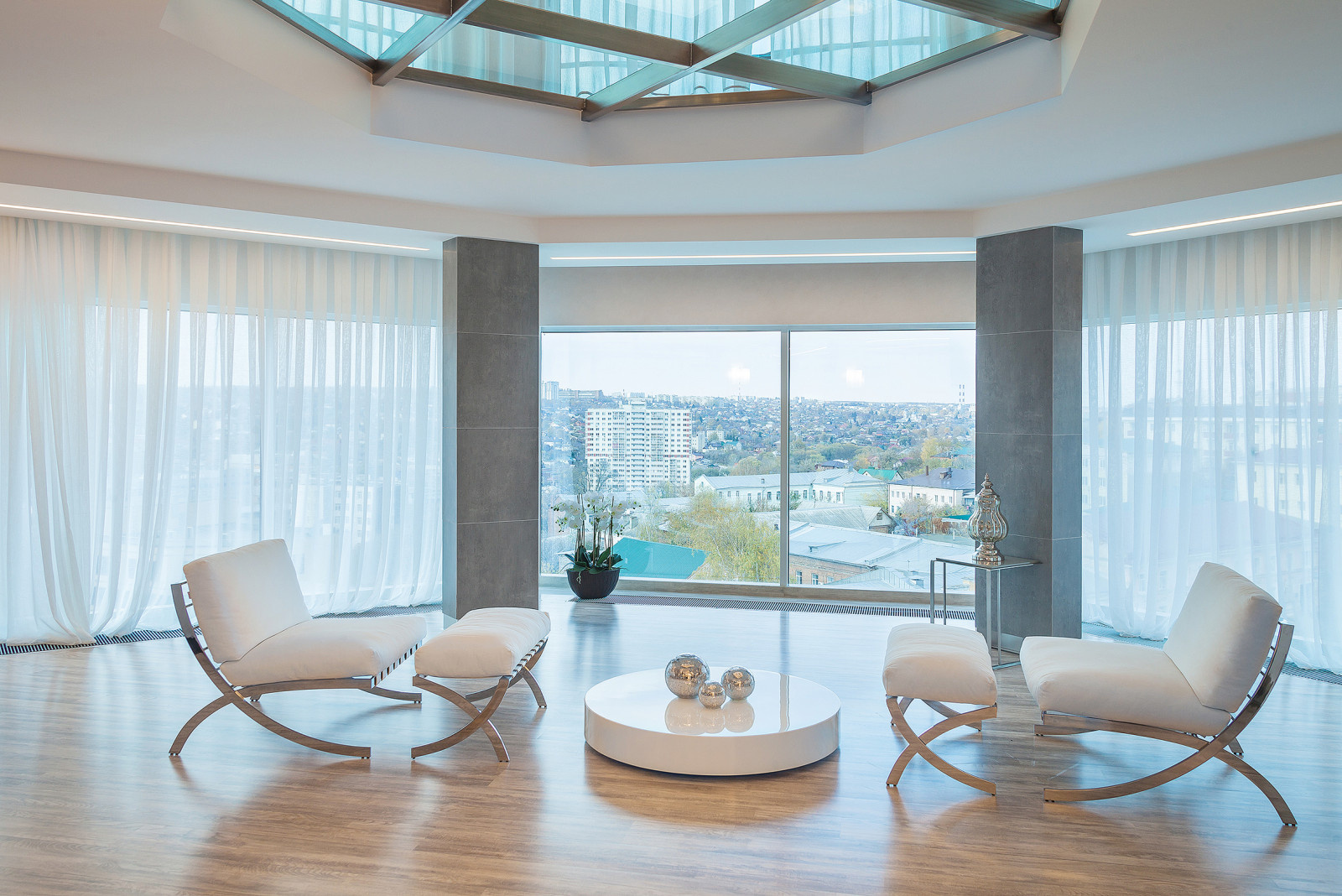 Двухэтажные апартаменты в современной стилистике