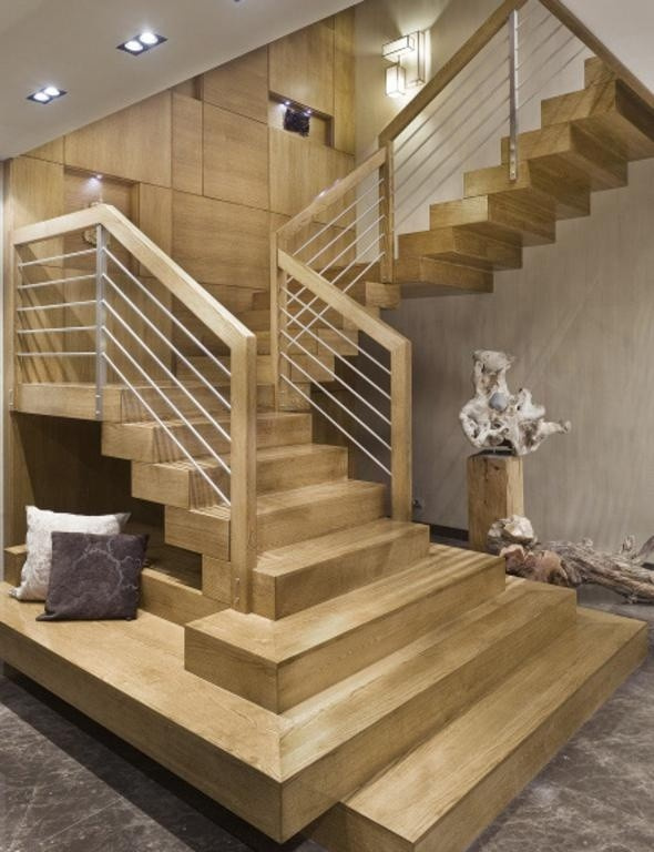 Лестница в доме Staircase in the house