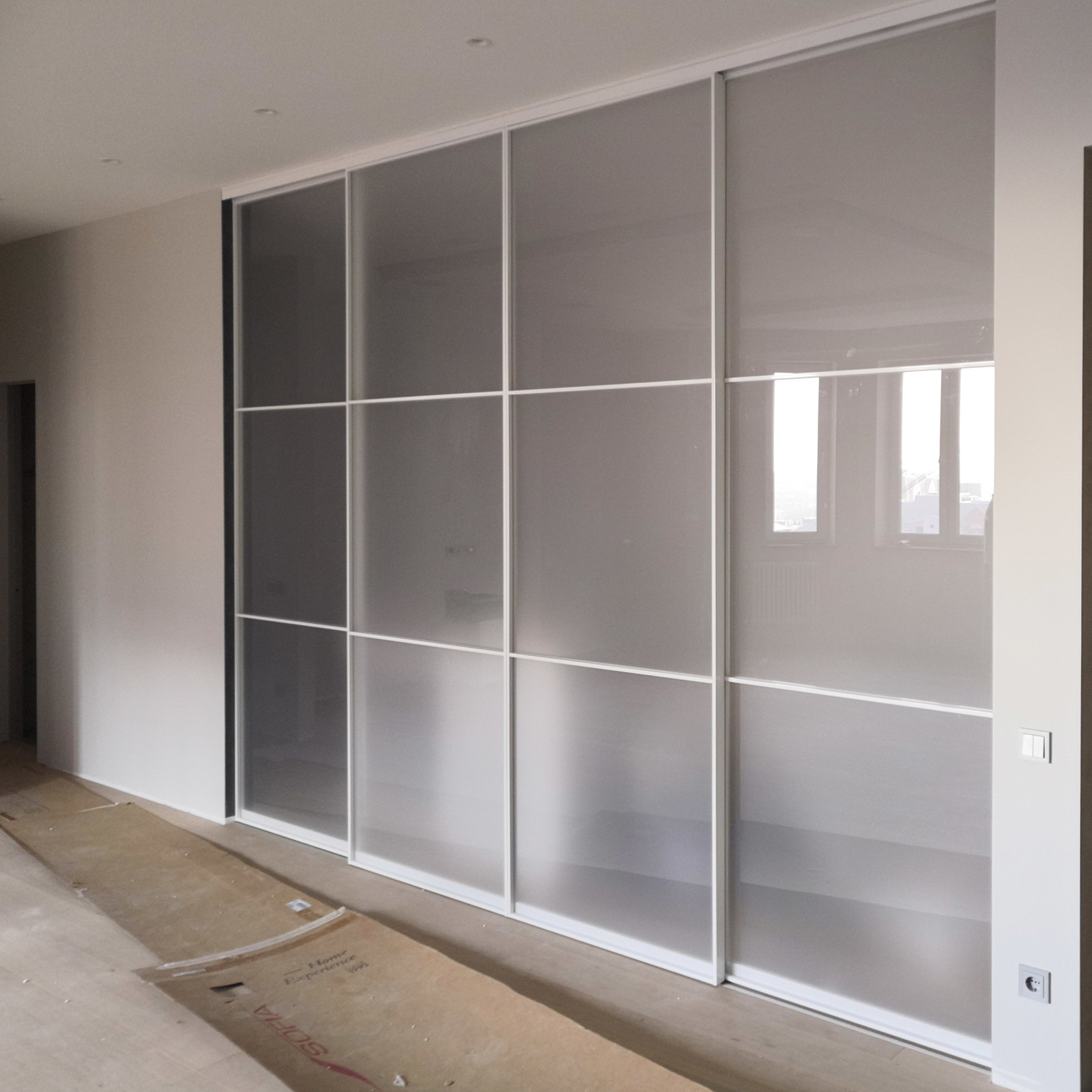 Раздвижные двери в нишу raumplus