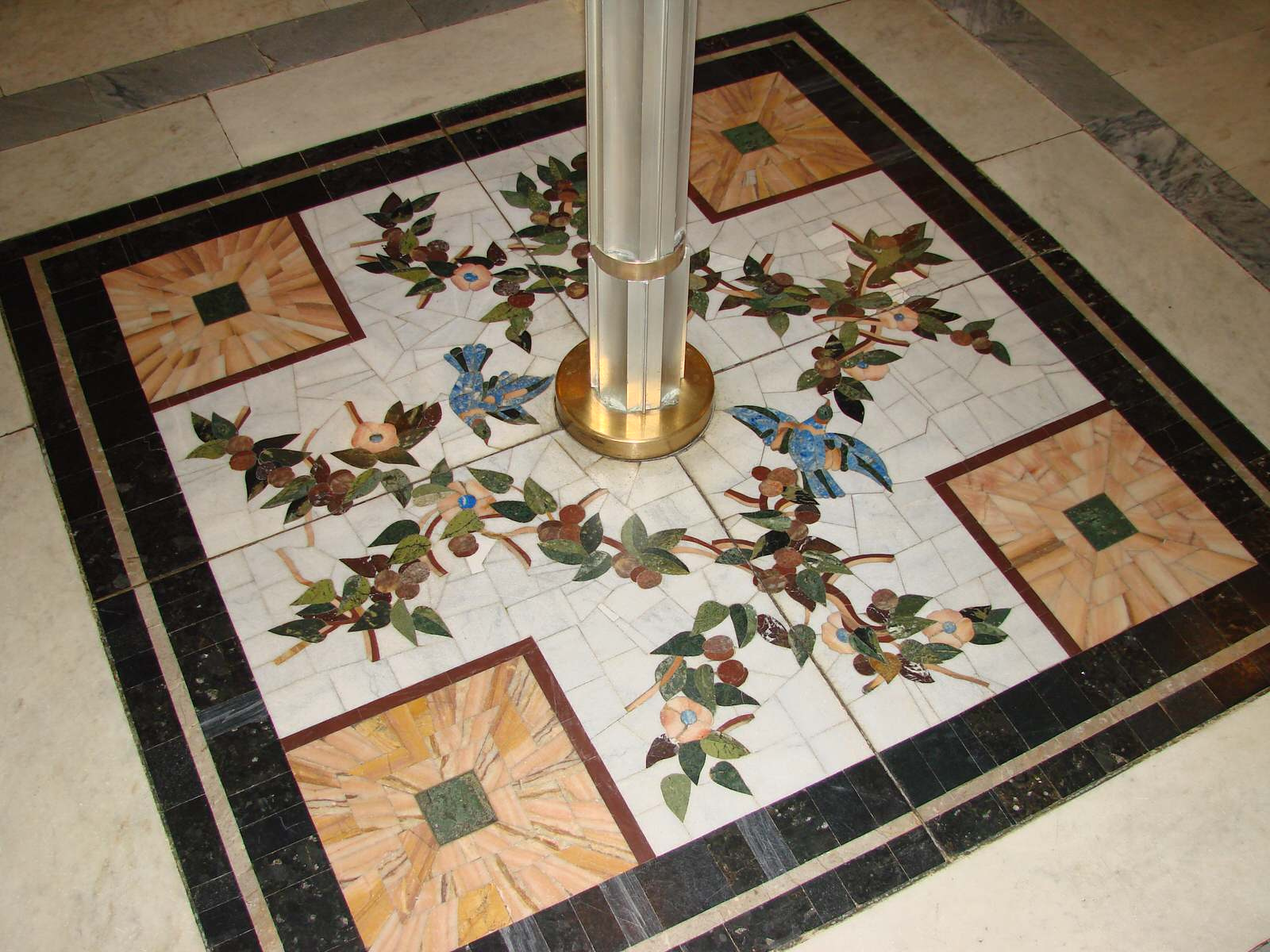 Декор и детали интерьера