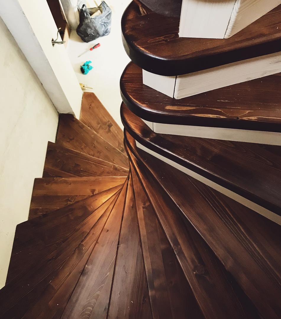 Обложка проекта: Реконструкция лестницы