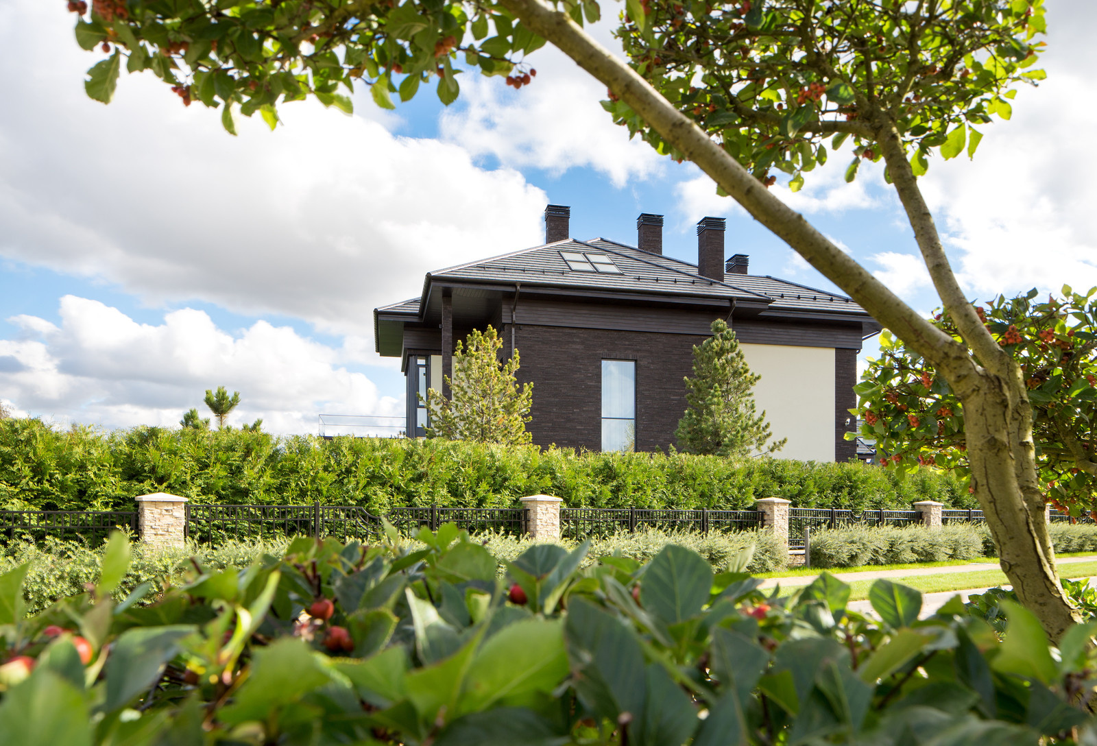 Загородный дом в посёлке Монтевиль - экстерьеры